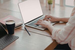 Marketing de conteúdo: como usar blogs para atrair e fidelizar clientes